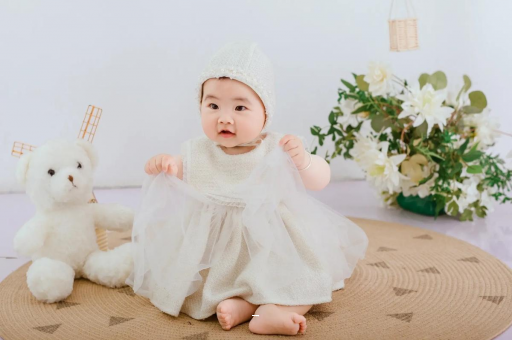 陆丰宝宝几个月抬头